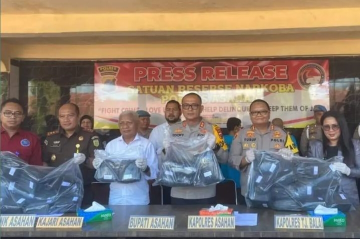 Satres Narkoba Polres Asahan Gagalkan Penyelundupan 4 Kilo Sabu Asal Malaysia