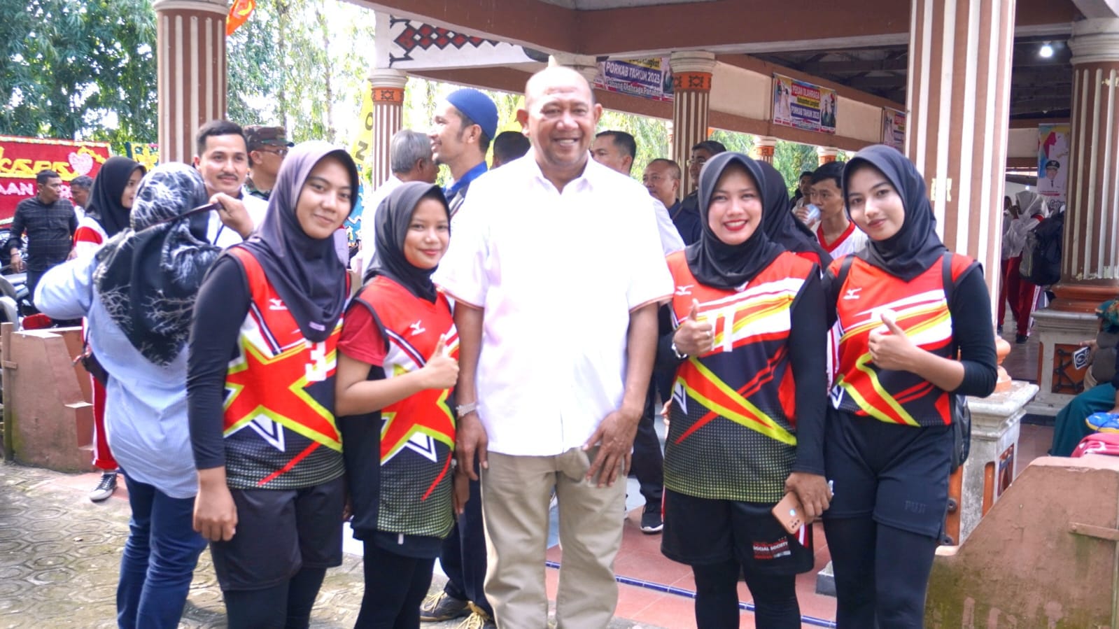 Syah Afandin Buka PORKAB Langkat 