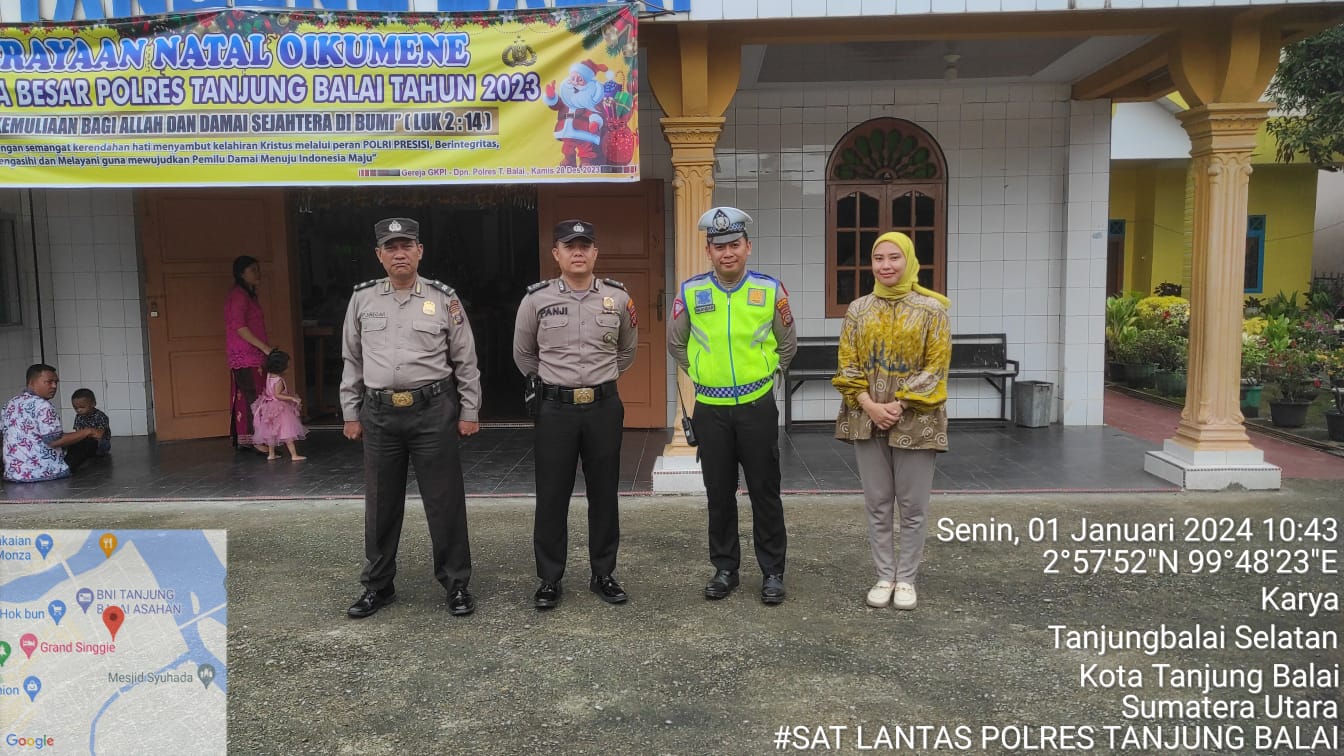 Sat Lantas Polres Tanjungbalai Laksanakan Pengaturan Arus Di Jalan Depan Lokasi Gereja