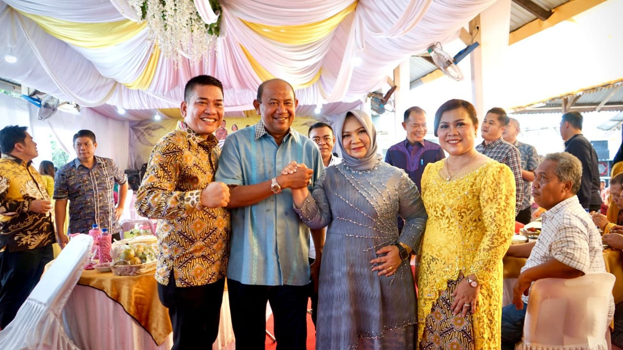 Syah Afandin Menghadiri Open House Tahun Baru 2024 di Sirapit