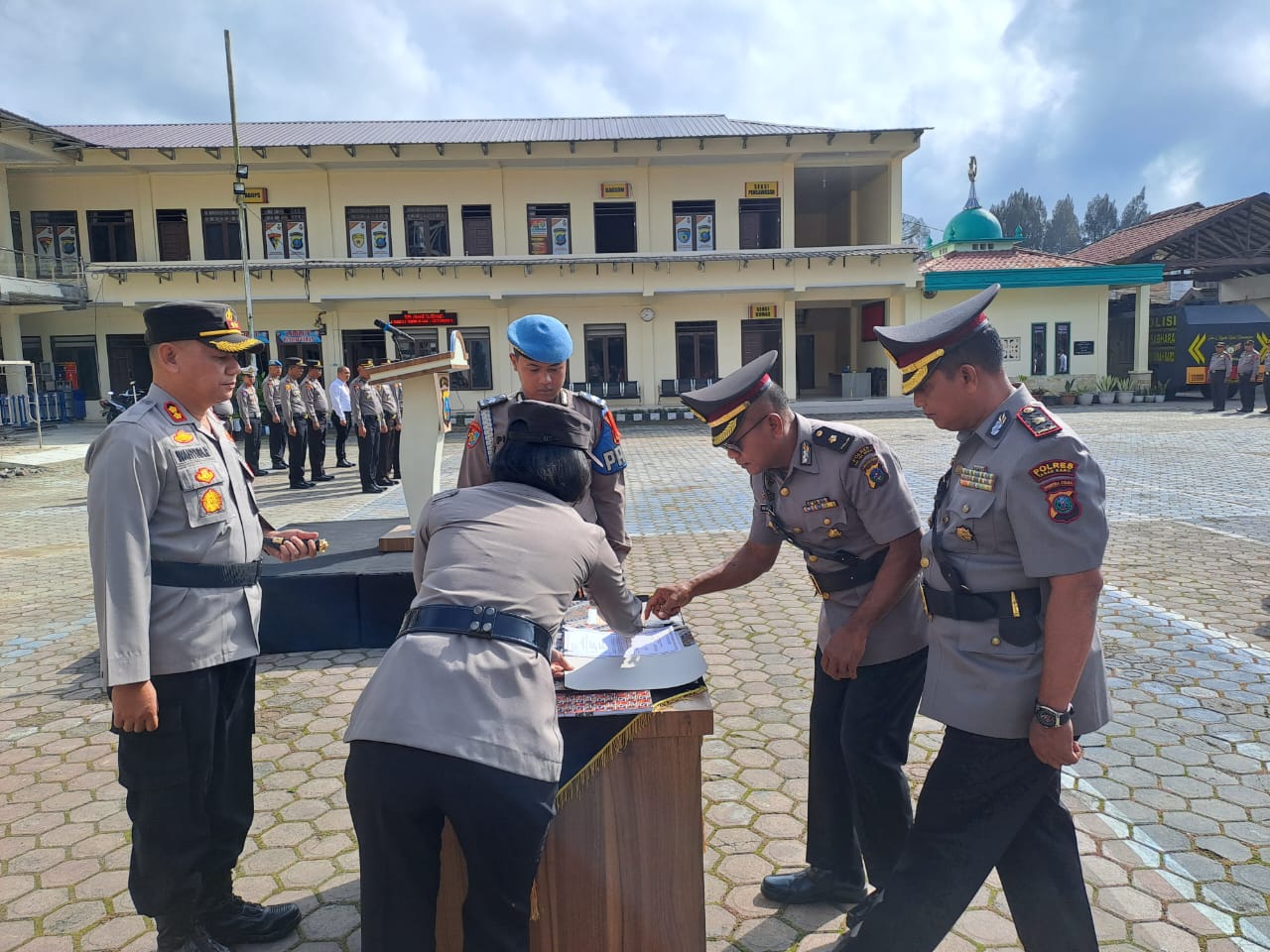 Kapolres Tanah Karo Pimpin Sertijab Waka Polres Dan Sejumlah PJU Serta Kapolsek