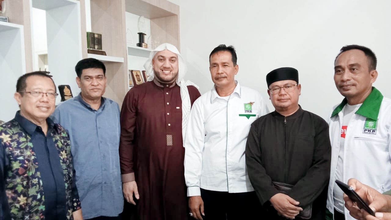 Kampanye Caleg DPR-RI Ali Umri Dihadiri Ribuan Massa Pendukung