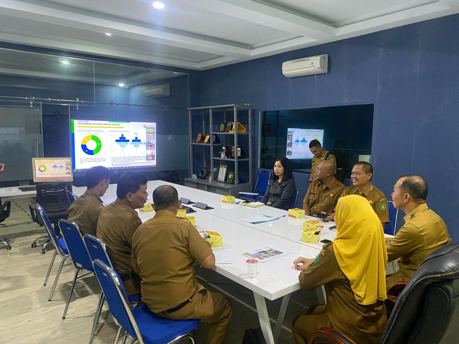 Sekda Langkat Mengikuti Zoom Meeting Dengan Mendagri 