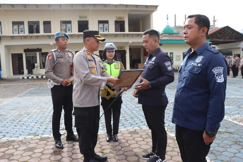 Personel Sihumas Predikat 3  Polres Terbaik Dalam Pengelolaan Medsos Akun Official Sejajaran Polda Sumut 