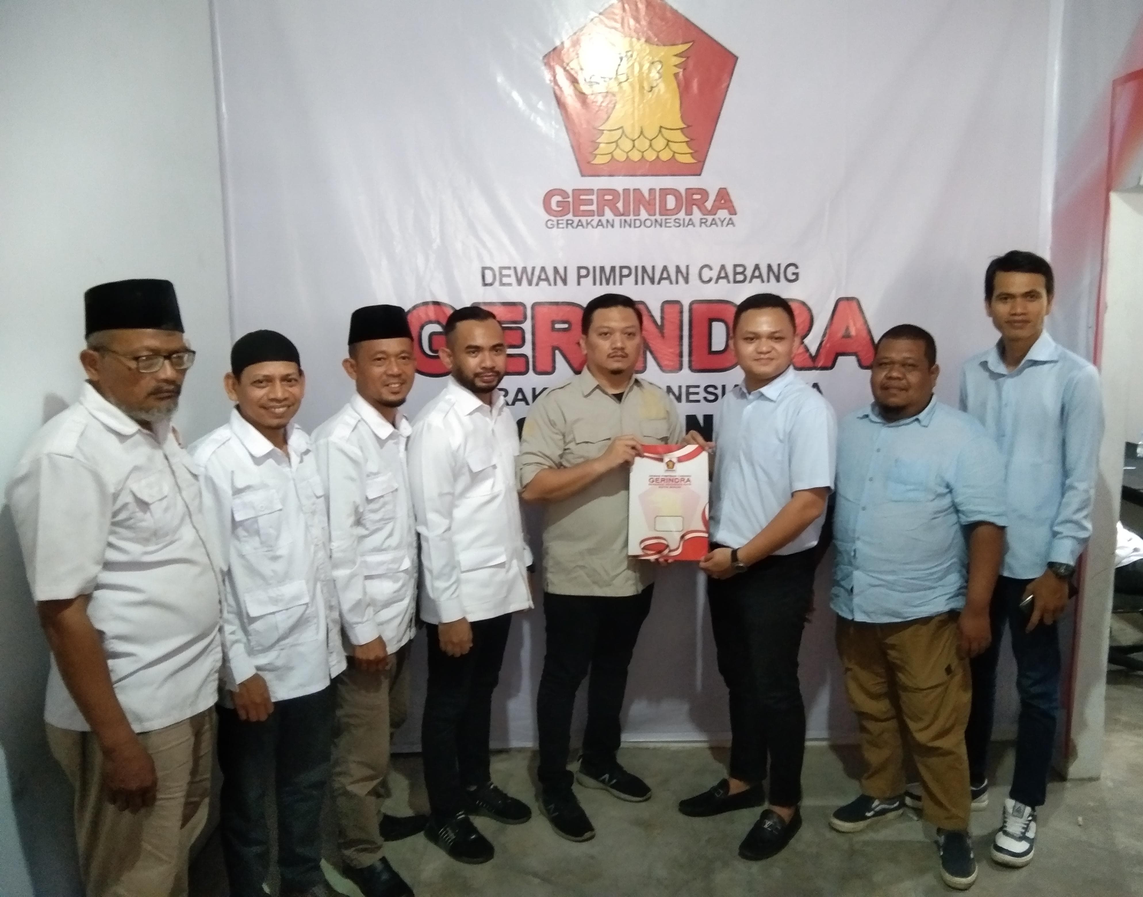Andri Alfisah dan Tim Serahkan Berkas Ke Partai Gerindra Binjai