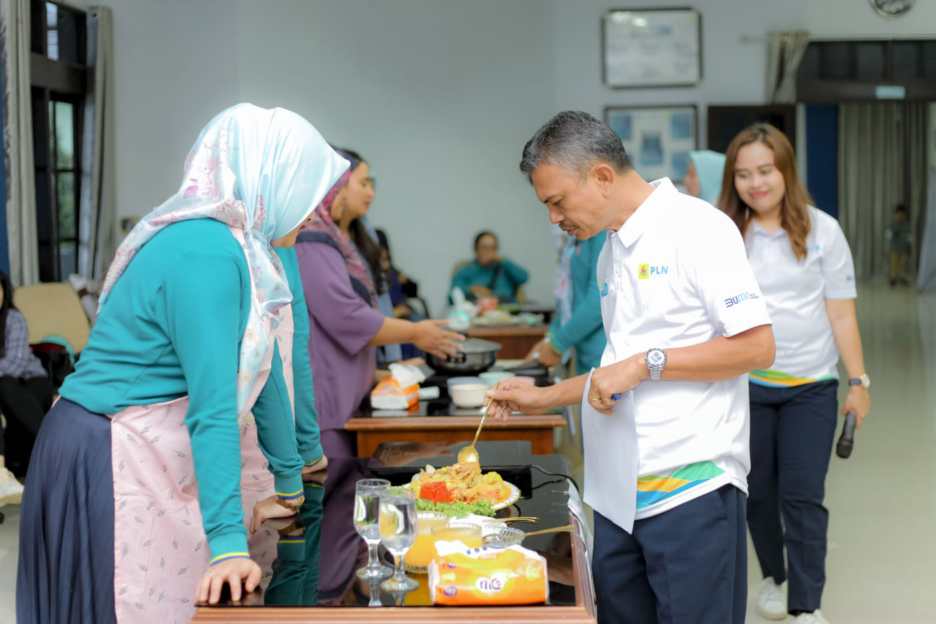 PLN UP3 Bukit Barisan Gandeng Tokoh Masyarakat PKK Berastagi Gelar Lomba Memasak Gunakan Kompor Induksi