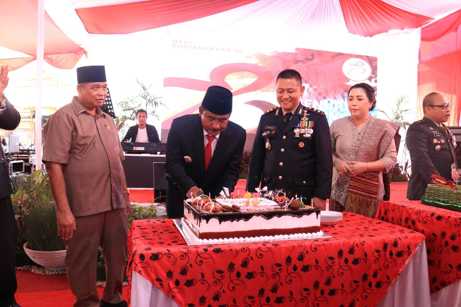 Hadiri HUT Bhayangkara ke-78, Wali Kota Binjai Harapkan Polri Terus Profesional