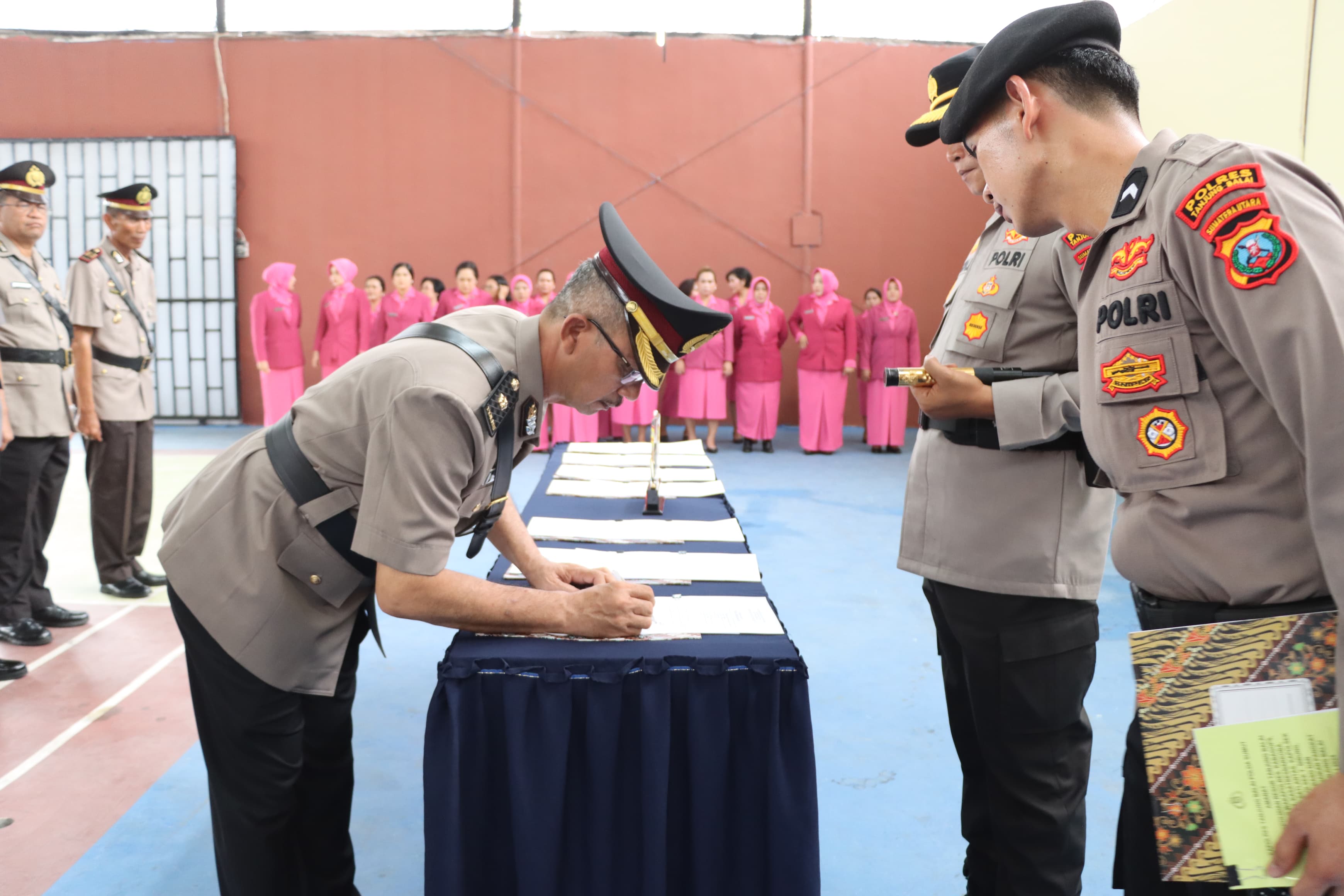 Kapolres Tanjung Balai Pimpin Upacara Serah Terima Jabatan