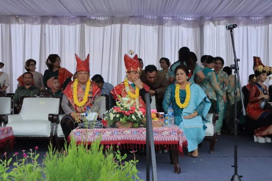 Pembukaan Festival Pesta Bunga Dan Buah Kabupaten Karo 2024 Disaksikan Seluruh Masyarakat Karo