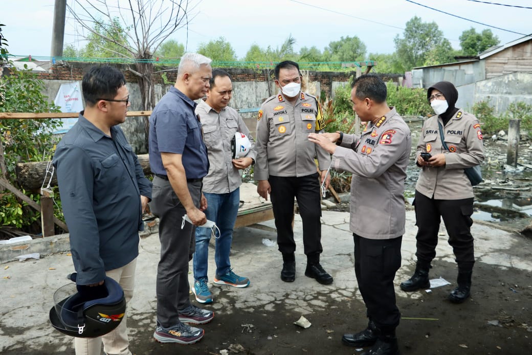 Kapolres Pelabuhan Belawan Bersama Tim Baharkam Polri Tinjau Jalur Pipa Minyak PT. Pertamina