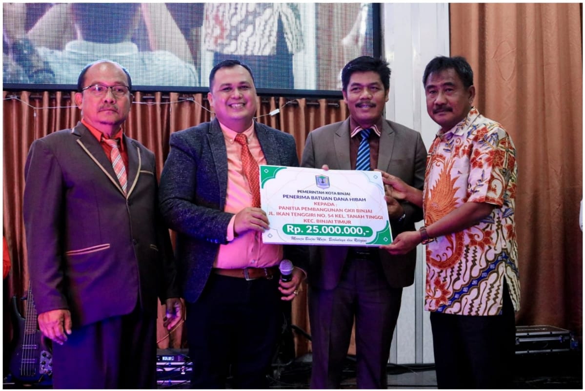 Pemko Binjai Serahkan Bantuan Hibah Bentuk Dukungan Pembangunan Rumah Ibadah
