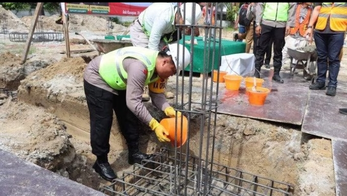 Kapolres Labuhanbatu Melakukan Peletakan Pembangunan Polsek Kualuh Hulu
