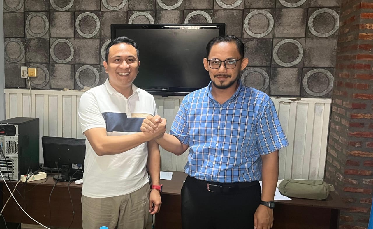 Partai PKB Serahkan SK Dukungan Ke Pasangan Donal dan Andri