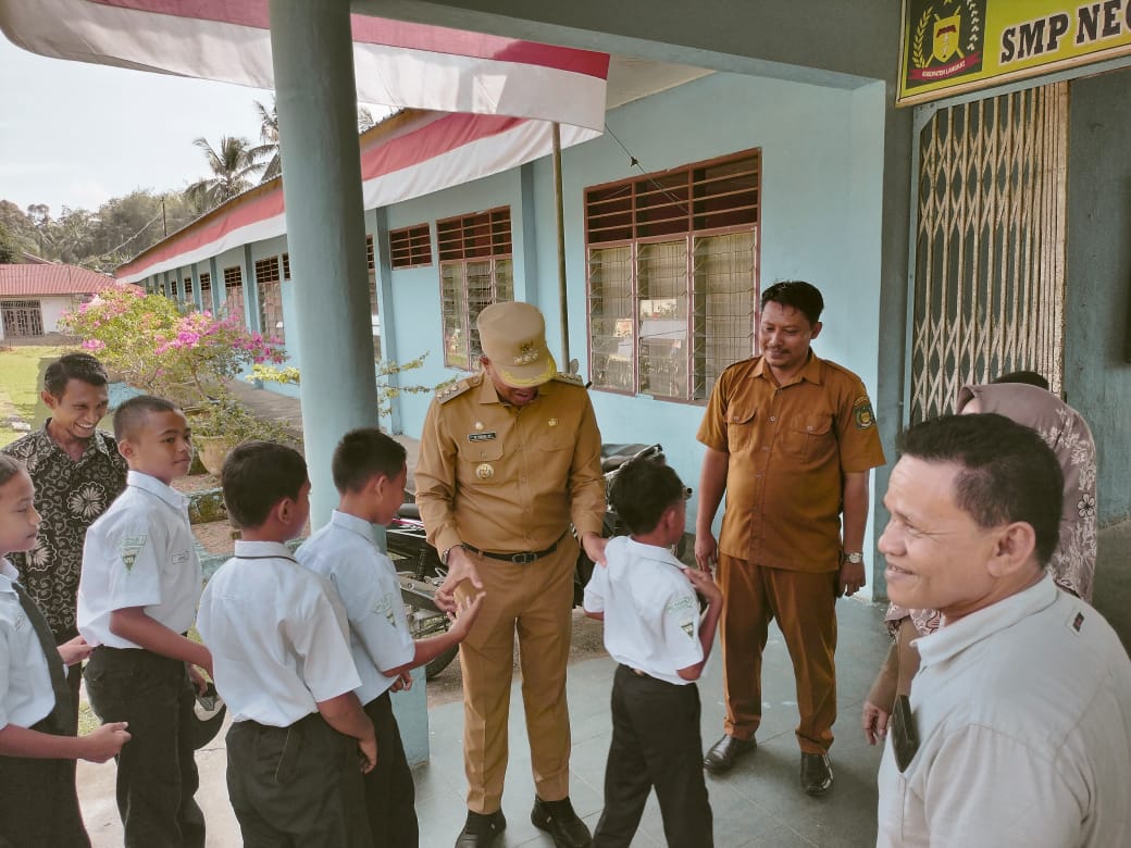 Pj. Bupati Langkat Pastikan Proses Belajar di SMPN 2 Pematang Jaya Berjalan Optimal