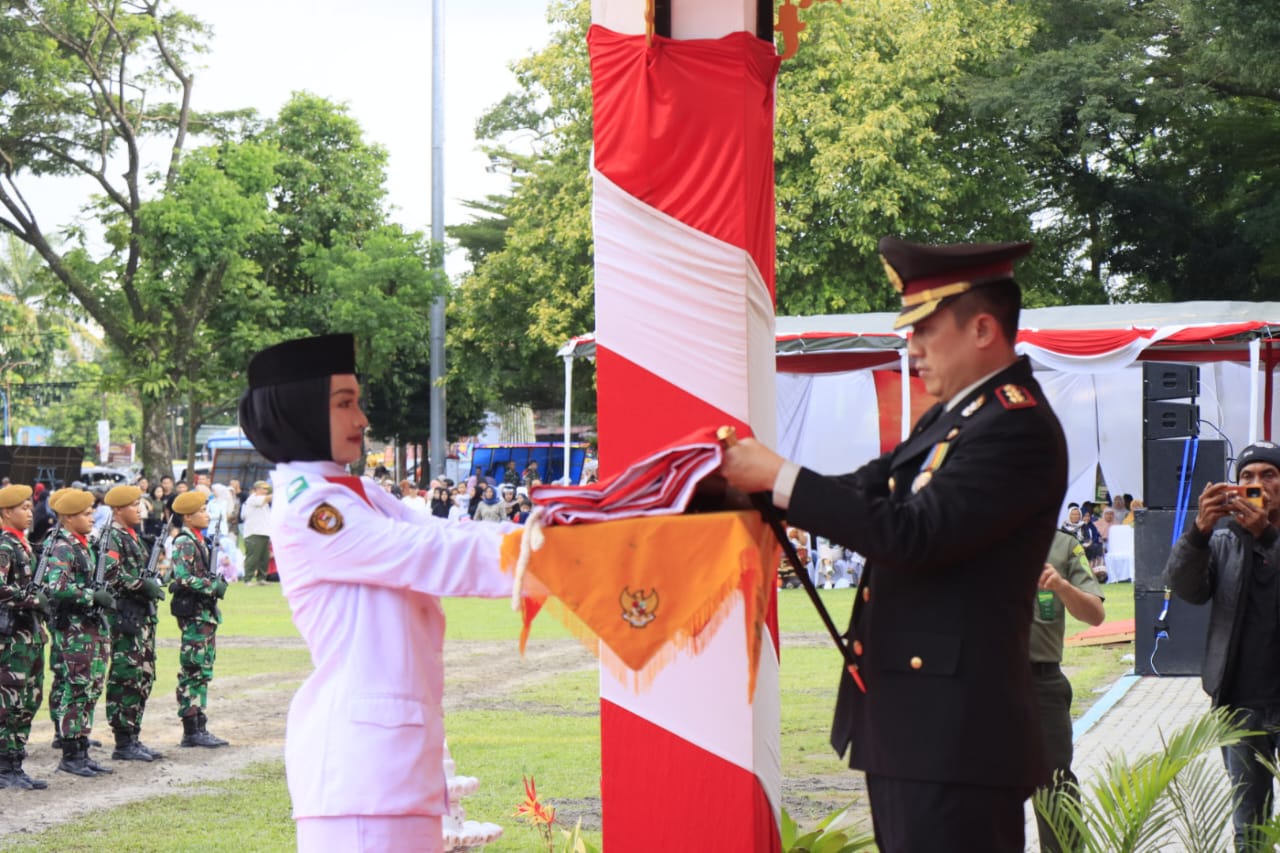 Upacara Penurunan Bendera Merah Putih HUT Ke-79 RI Berlangsung Dan Khidmat