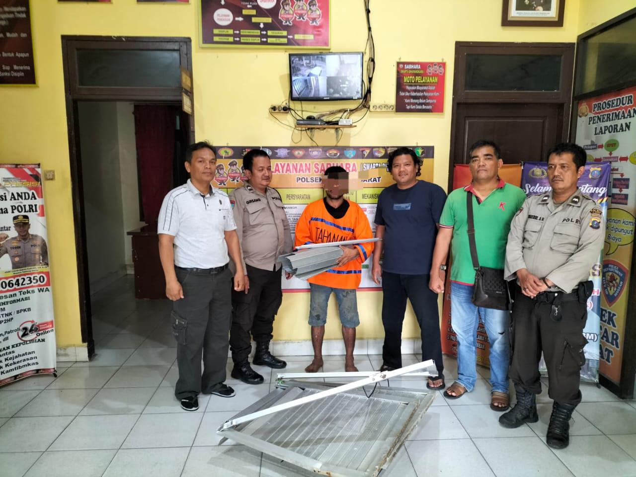 Pelaku Pencurian Pintu Kamar Mandi Parkiran Parawisata Siantar, Ditangkap Tekab Polsek Barat