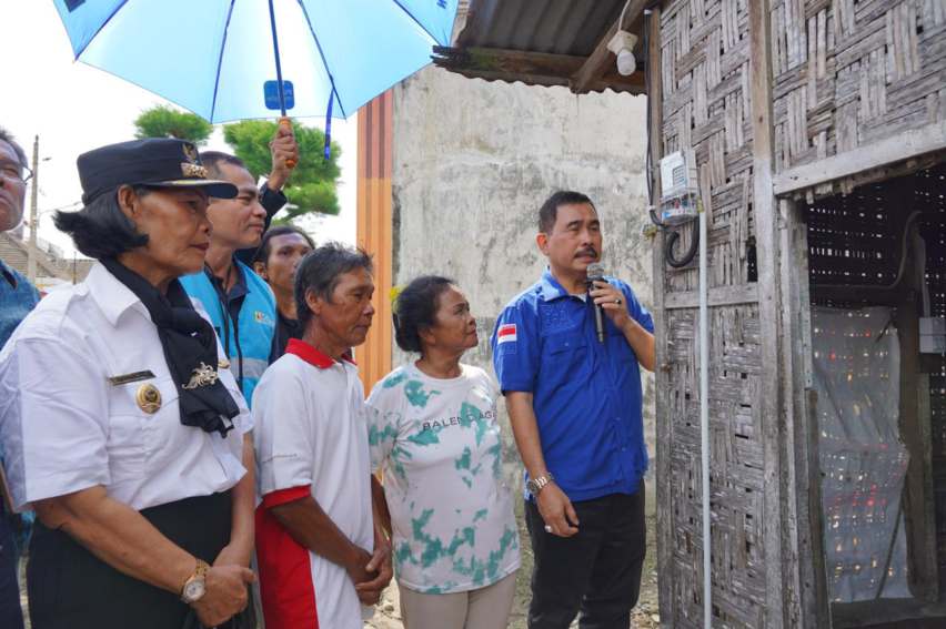 Kinerja 5 Tahun BUMN di Bawah Kepemimpinan Erick Thohir, Warga Desa Cinta Damai Disambung Listrik Gratis