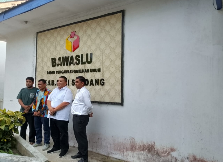 Ketua Umum DPP PKN Mikhael TP. Purba Dipanggil Gakumdu Deli Serdang Terkait Pencopotan Spanduk dan Klasifikasi di Bawaslu DS