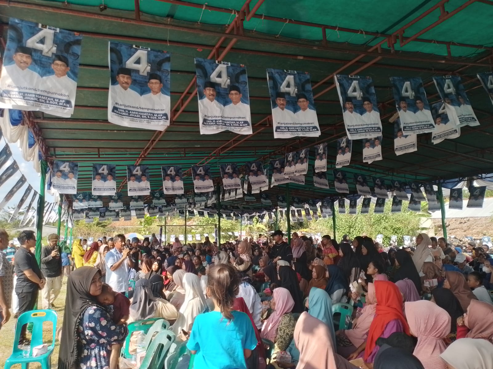 Paslon Mak Amir-Jiji Disambut Ribuan Warga Payaroba