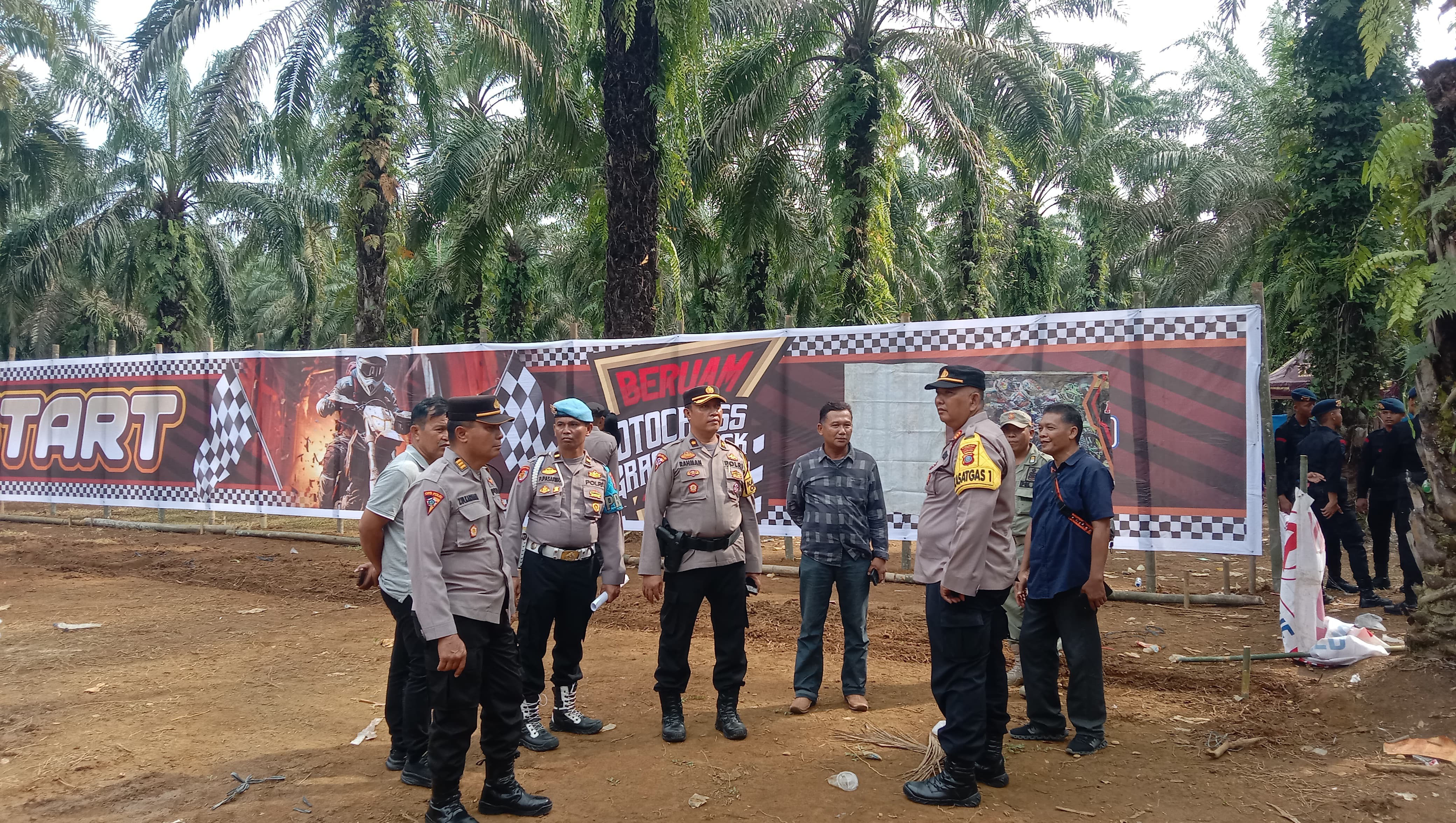 Polres Langkat Bubarkan dan Pelarangan Kegiatan Gestrek Motor Cross Tanpa Izin di Desa Beruam