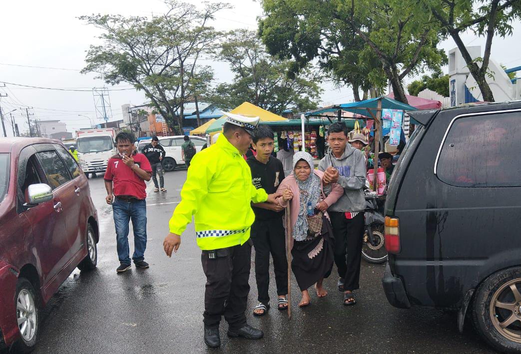 Sat Lantas Polres Pelabuhan Belawan Atur Lalu Lintas di Dermaga Bandar Deli