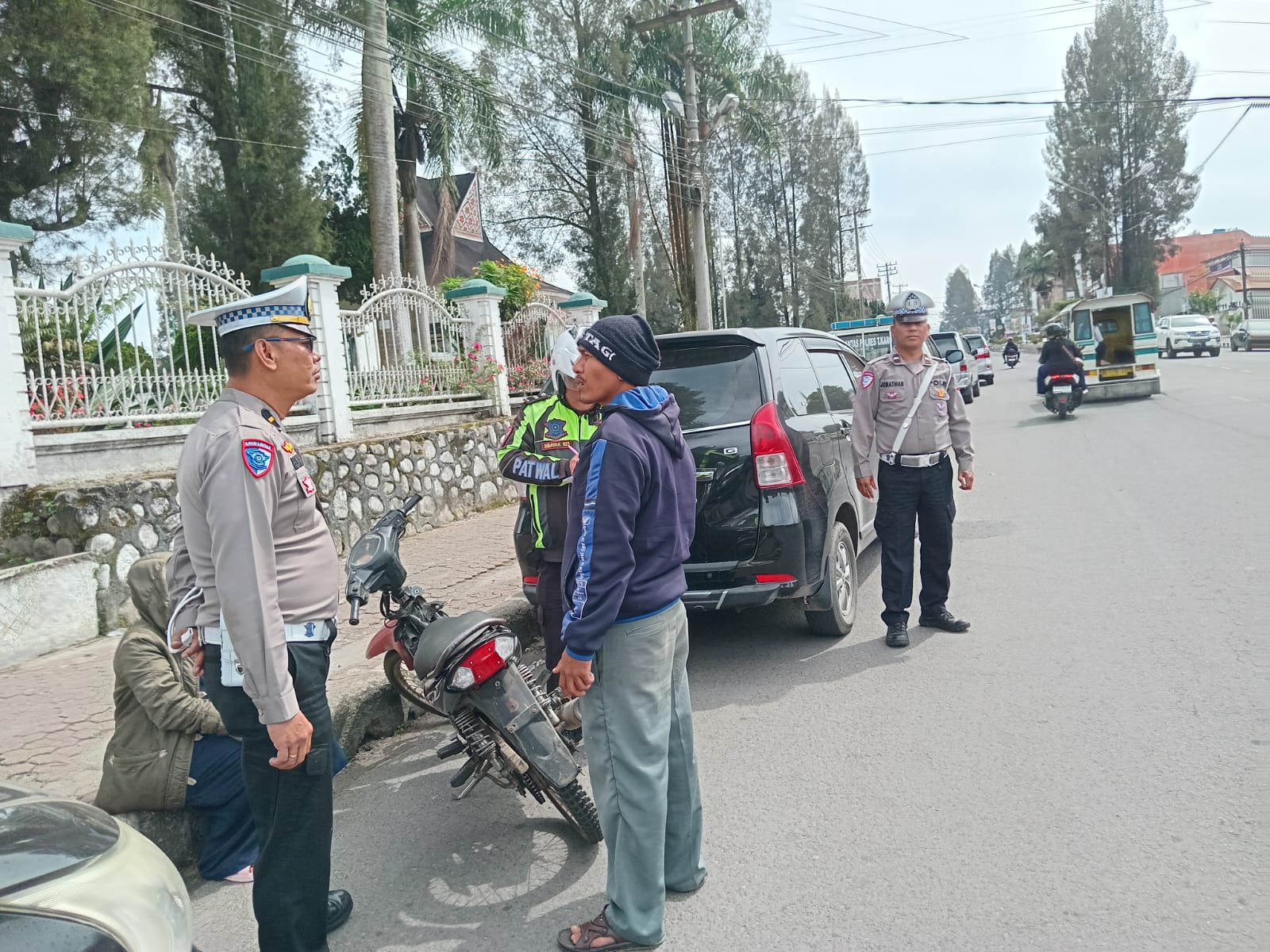 Polres Tanah Karo Gelar Razia Ops Keselamatan Toba 2025 di Depan Mapolres Kabanjahe