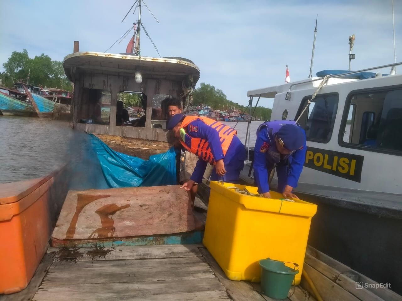 Sat Polairud Polres Tanjung Balai Patroli Perairan Periksa Kapal Tanpa Nama