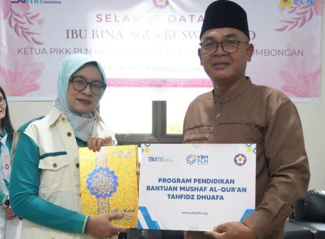 Sambut Ramadhan 1446 H, PIKK PLN UID SUMUT dan YBM PLN salurkan Bantuan Ketahanan Ekonomi dan Mushaf Qur’an di Padang Sidimpuan