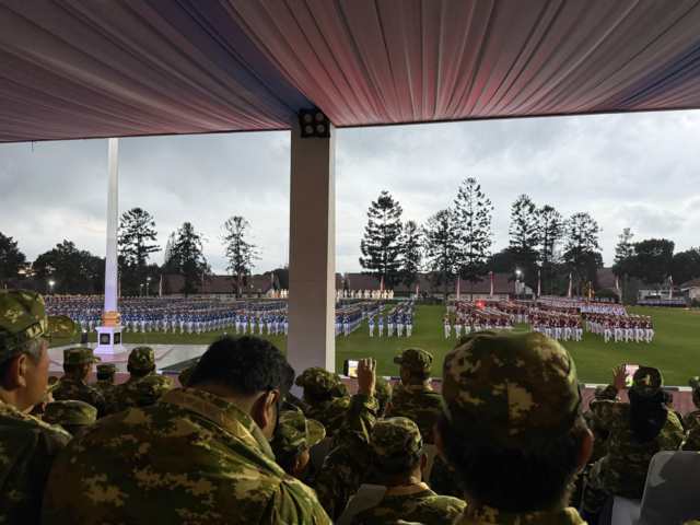 Dipimpin Presiden Prabowo, Rico Waas-Zakiyuddin Ikuti Upacara Parade Senja dan Penurunan Bendera Sang Merah Putih