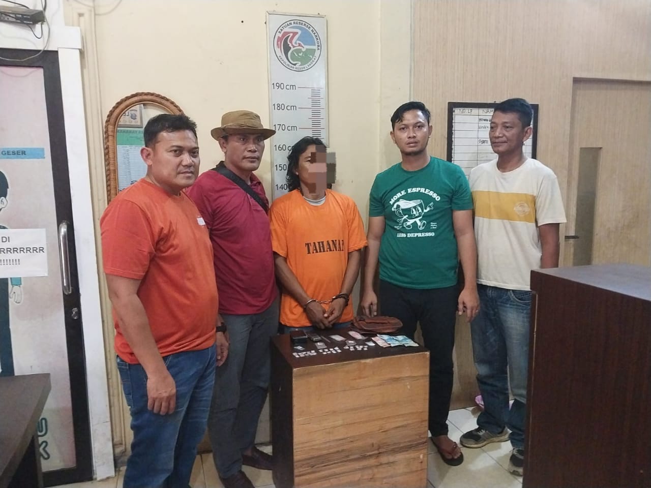 Reskrim Polsek Padang Tualang Grebek Rumah Terduga BD Sabu Jaringan 3 Kecamatan