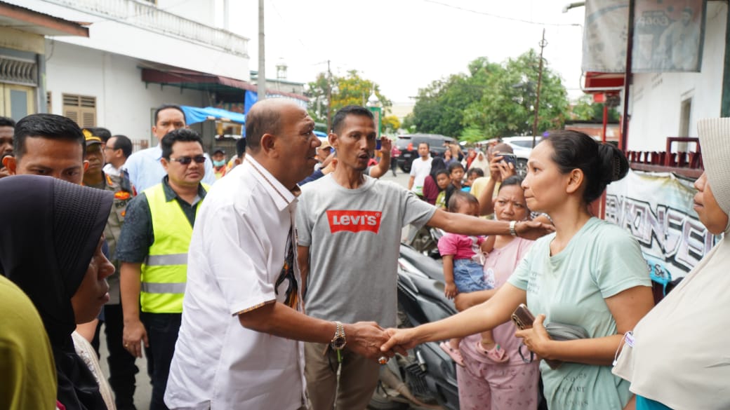 Bupati Langkat Serahkan Bantuan dan Akan Rehabilitasi Rumah Korban Kebakaran di Berandan