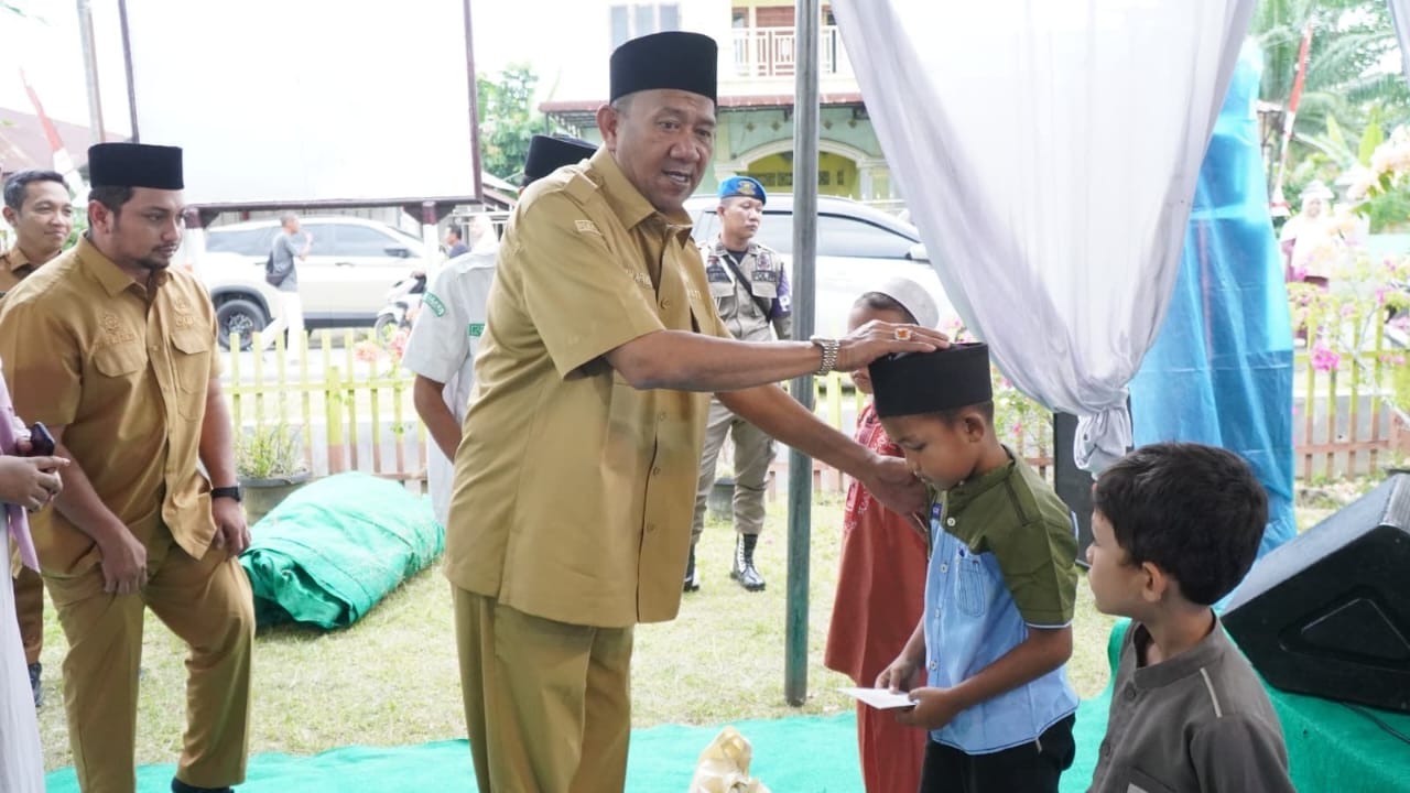 Bupati Langkat Syah Afandin Launching Desa Digital Teluk Bakung dan Tutup Safari Ramadhan