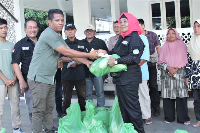 Sambut Idul Fitri 1446 H, Forwaka Sumut Berbagi Berkah ke Warga Kurang Mampu