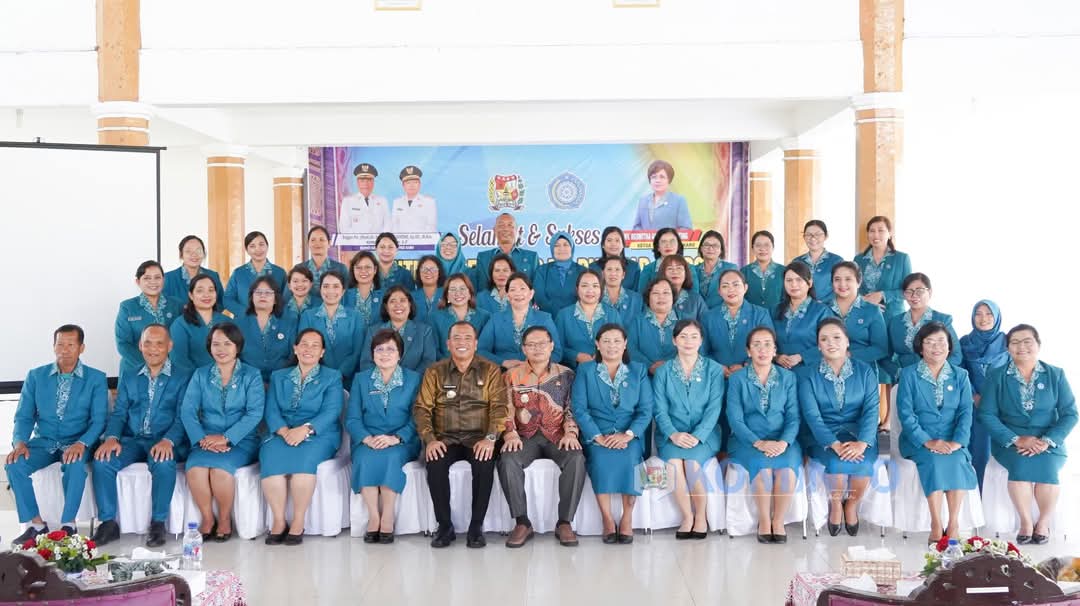Bupati Karo Hadiri Pelantikan Tim Penggerak PKK Kabupaten karo tahun 2025