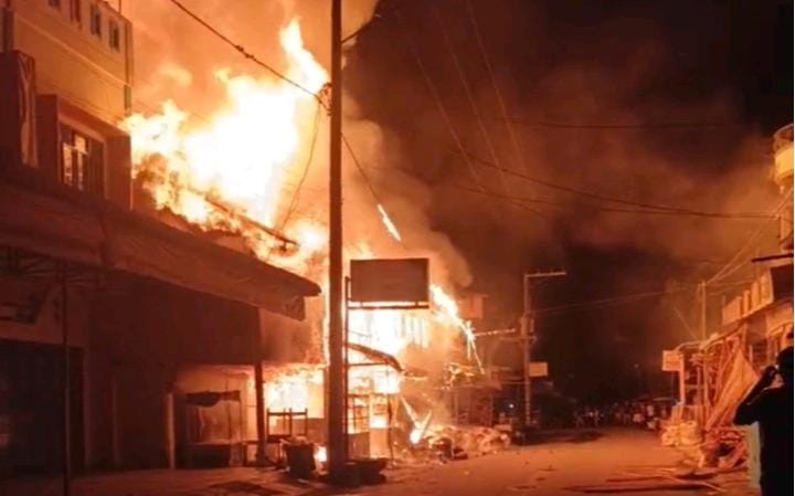 Pemadam Kebakaran Lambat Datang, 6 Ruko di Kecamatan Bahorok Terbakar