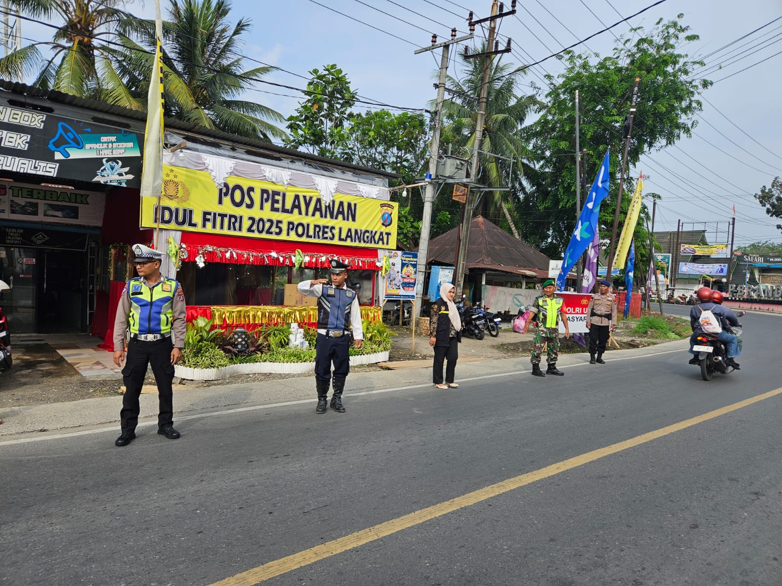 Pastikan Kelancaran Arus Mudik, Pos Yan Pangkalan Berandan Gencarkan Patroli & Pengaturan Lalin Dalam Ops Ketupat Toba 2025