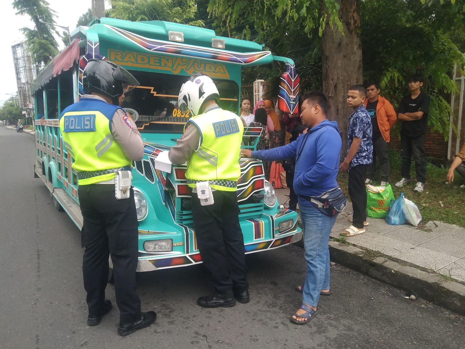 Sat Lantas Polres Siantar Tilang Odong-Odong Karena Tidak Layak Operasional dan Standart Keselamatan Penumpang 