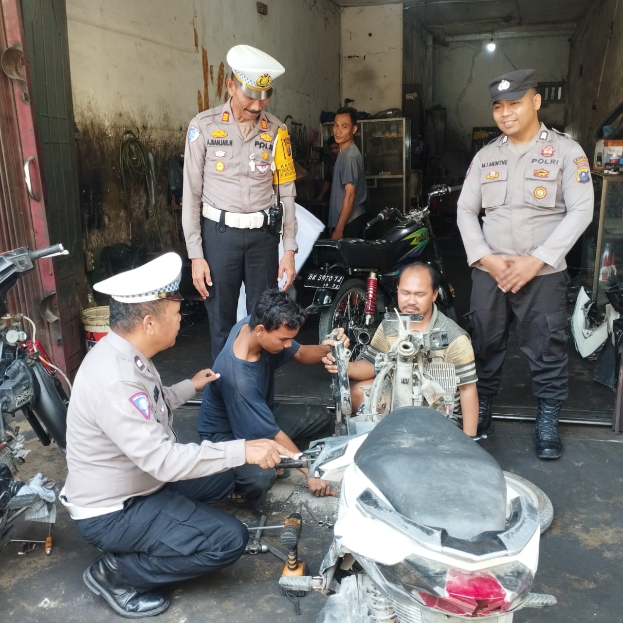 Sat Lantas Sambang Humanis Bengkel Sepeda Motor Cegah Penggunaan Knalpot Blong 