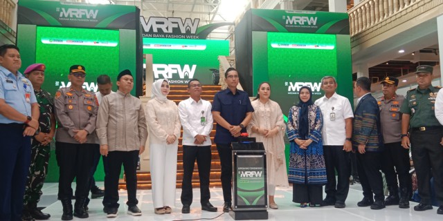 Waket DPRD Medan H Zulkarnain Hadiri Pembukaan Medan Raya Faahion Week 2025