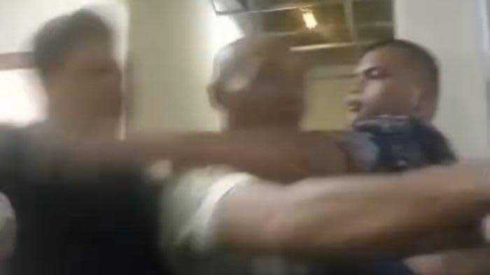 Viral! Dua Anggota DPRD Medan Baku Hantam di Kamar Mandi