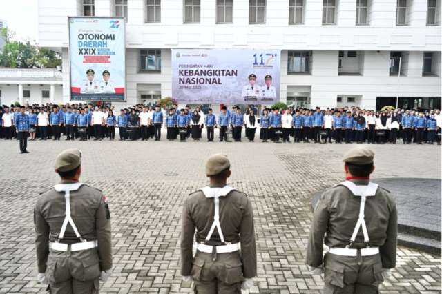 Penjabat (Pj) Sekretaris Daerah Provinsi Sumatera Utara (Sumut) Effendy Pohan memimpin upacara Peringatan ke-117 Hari Kebangkitan Nasional, yang berlangsung di halaman apel Kantor Gubernur Sumut, Jalan Pangeran Diponegoro Nomor 30 Medan, Selasa (20/5).