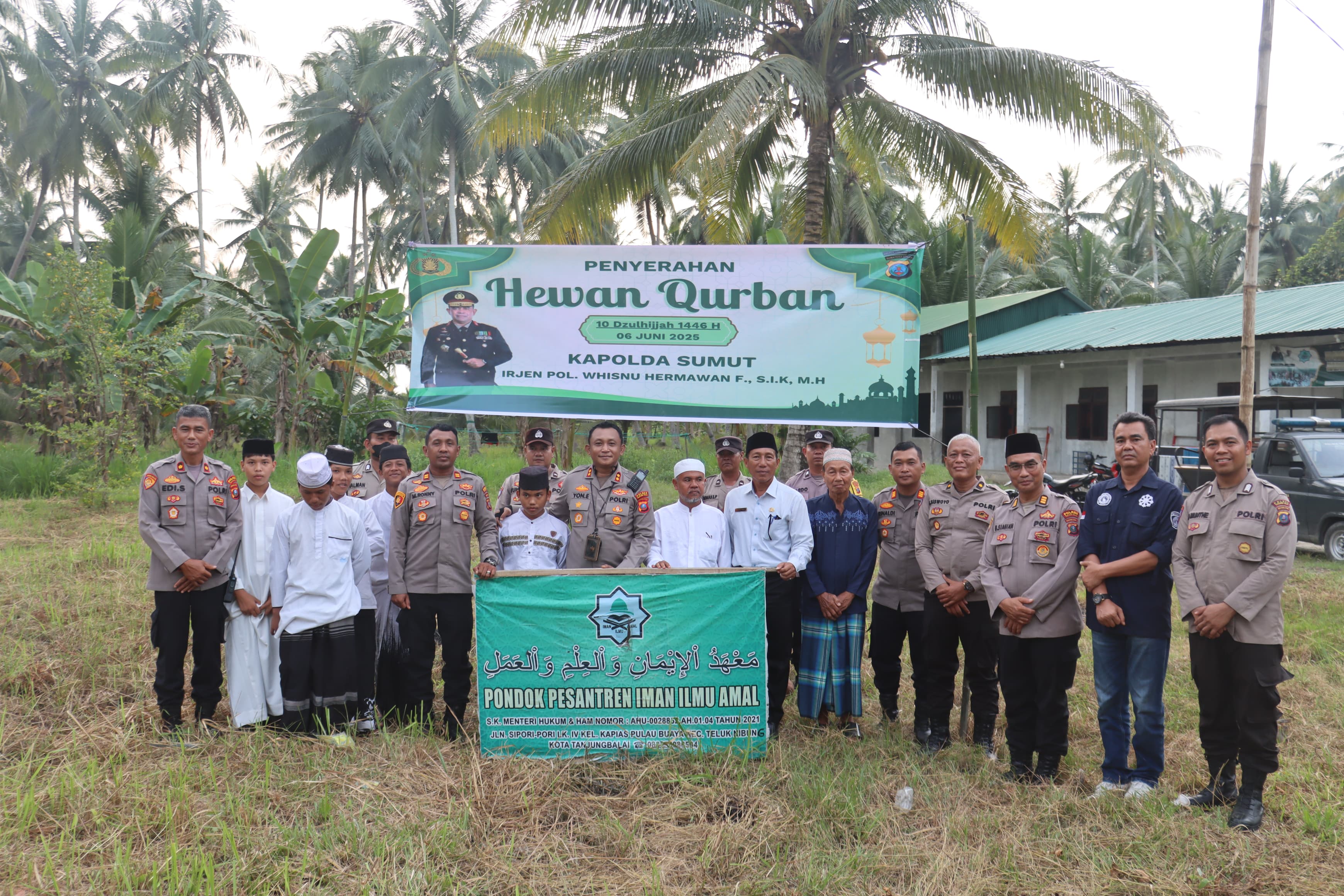 Kapolres Tanjung Balai Serahkan Hewan Kurban dari Kapolda Sumut ke Pondok Pesantren Iman Ilmu Amal