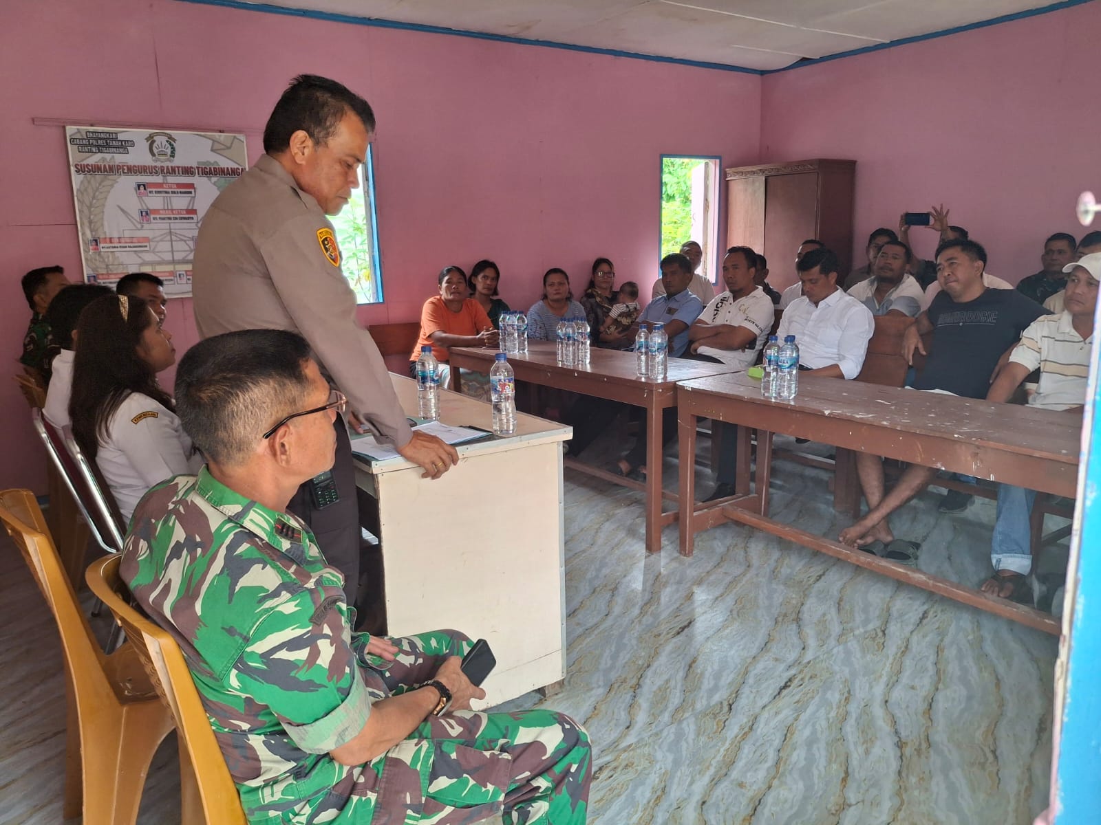 Polsek Tigabinanga Mediasi Perkelahian Antar Karang Taruna, Damai Secara Kekeluargaan