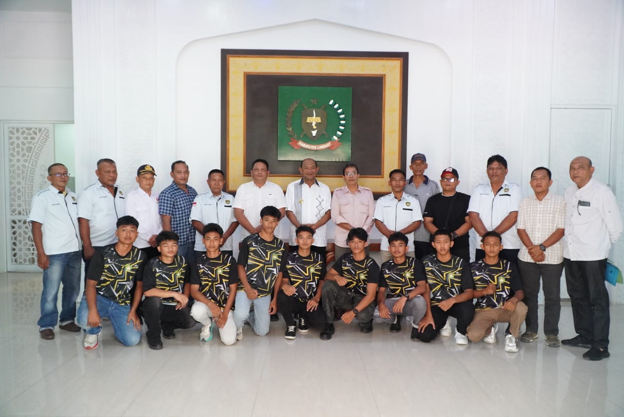 Syah Afandin Lepas Atlet Pertina Langkat ke Kejurda Sumut