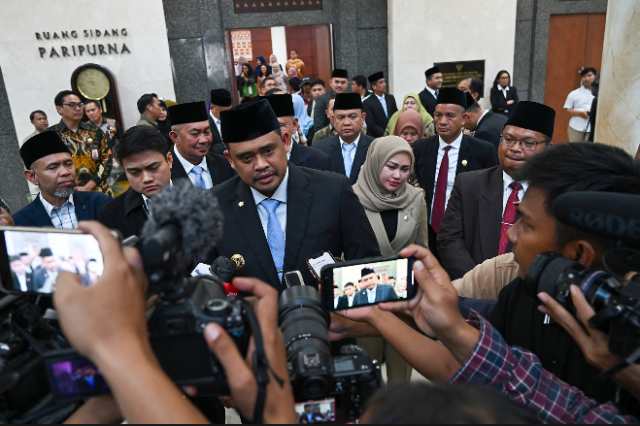 Gubernur Sumatera Utara (Sumut) Muhammad Bobby Nasution menerima Laporan Hasil Pemeriksaan (LHP) Laporan Keuangan Pemerintah Daerah (LKPD) Provinsi Sumatera Utara Tahun Anggaran 2024, dengan predikat Opini Wajar Tanpa Pengecualian (WTP), dari Badan Pemeriksa Keuangan (BPK) Republik Indonsesia di Ruang Sidang Paripurna DPRD Sumut Jalan Imam Bonjol Nomor 5 Medan, Kamis (12/6/2025).