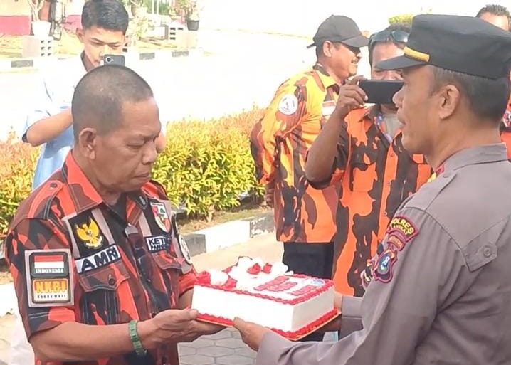 Pemuda Pancasila Pangkalan Susu Buat Kejutan ke Polsek Pangkalan Susu