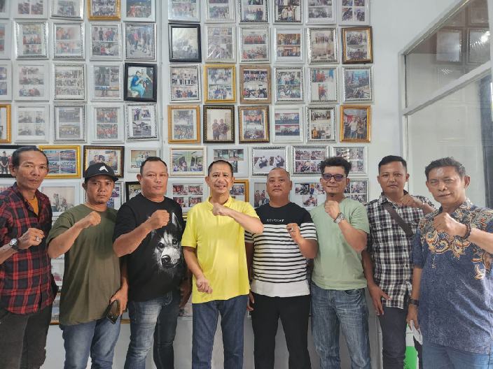 Jumat Barokah Tetap Berjalan, Ketua Pewarta Berikan Beras kepada Pengurus dan Anggota