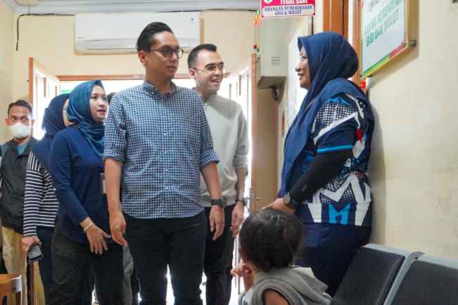 Rico Waas Tegaskan Puskesmas Wajib Bantu Warga yang Tidak Bisa Daftar Berobat Melalui JKN