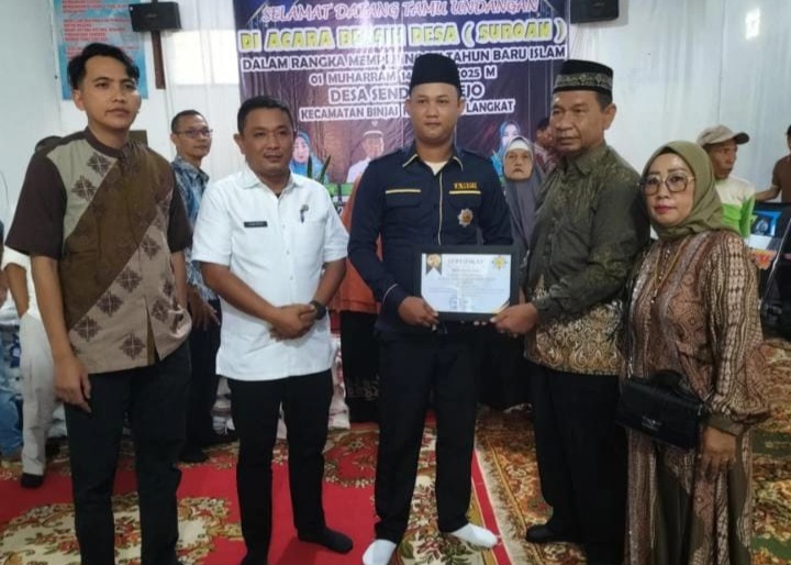 Ketua Rayon AMPI Langkat Bagikan Paket Sembako Sama Kaum Duafa