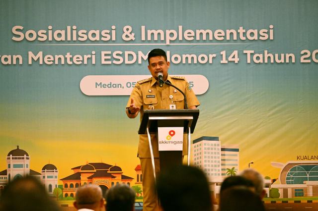 Gubernur Sumatera Utara (Sumut) Bobby Nasution didampingi Bupati Langkat Syah Afandin menghadiri Sosialisasi dan Implementasi Peraturan Menteri ESDM Nomor 14 Tahun 2025, di JW Marriot Hotel Jalan Puteri Hijau Medan, Selasa (5/8/2025). Foto/Diskominfo Sumut